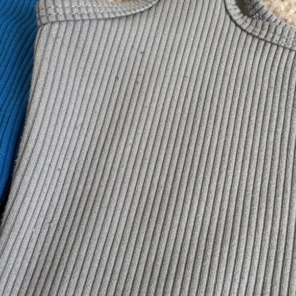 Holister Size Women’s Small Square Neck Ribbed Tank Tops Set of‎ 2 - Picture 4 of 16